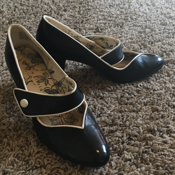 Alice + Olivia Shoes - Alice + Olivia Heels